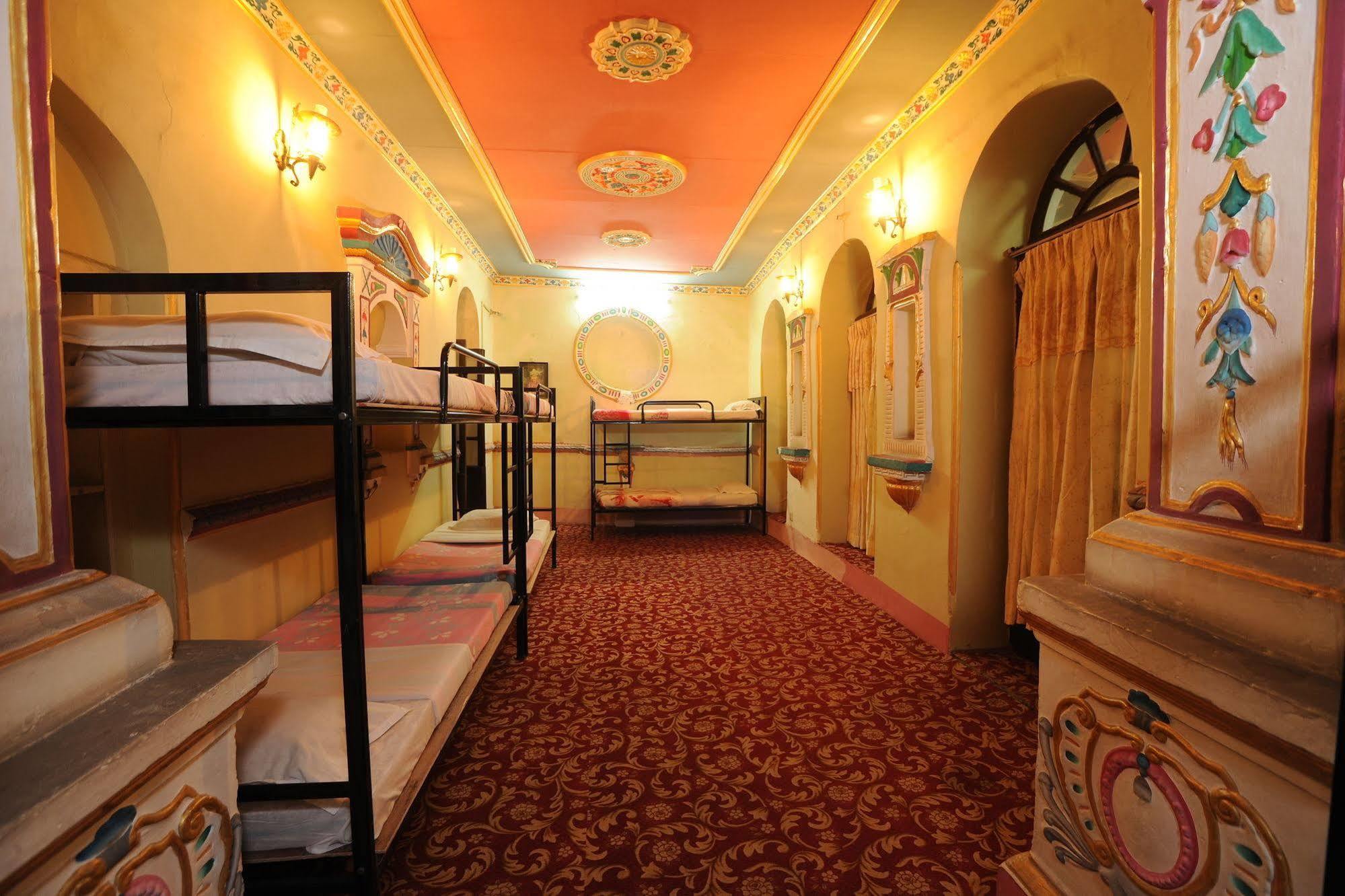 Hotel Himalaya Yoga Катманду Екстер'єр фото