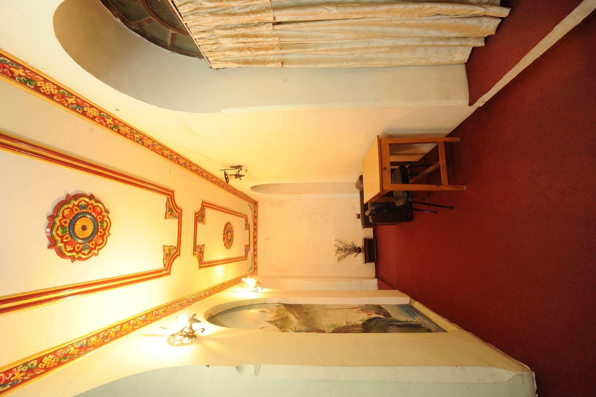 Hotel Himalaya Yoga Катманду Екстер'єр фото