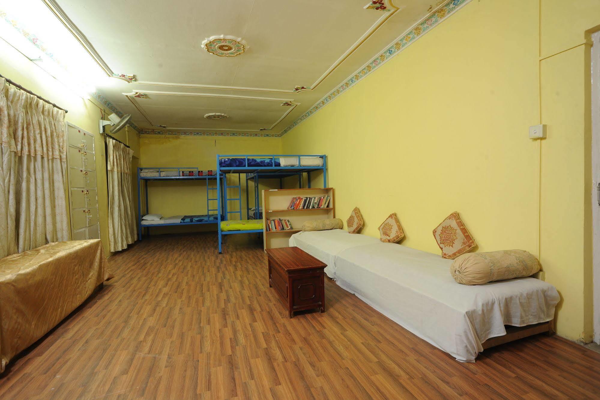 Hotel Himalaya Yoga Катманду Екстер'єр фото