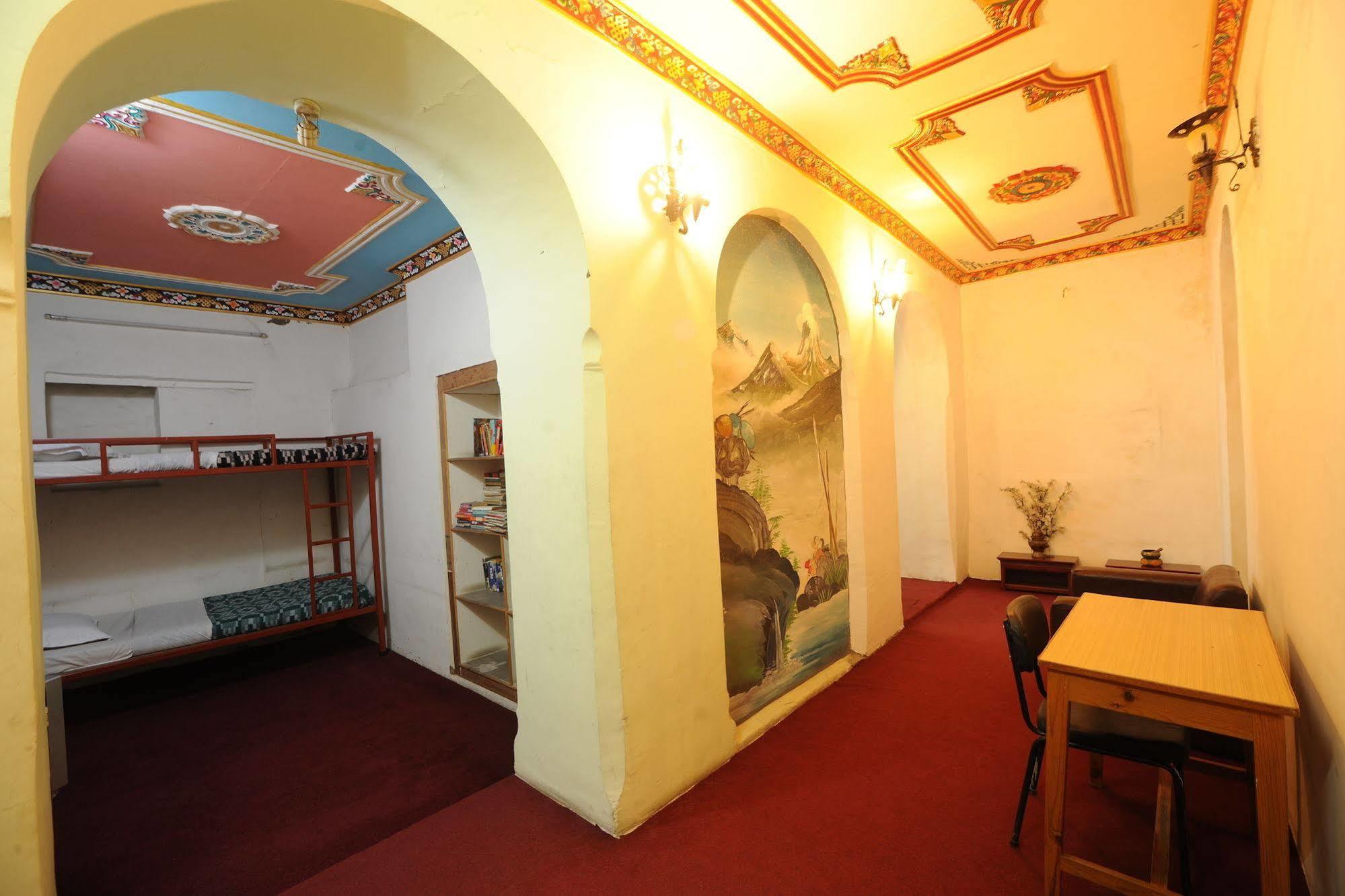 Hotel Himalaya Yoga Катманду Екстер'єр фото