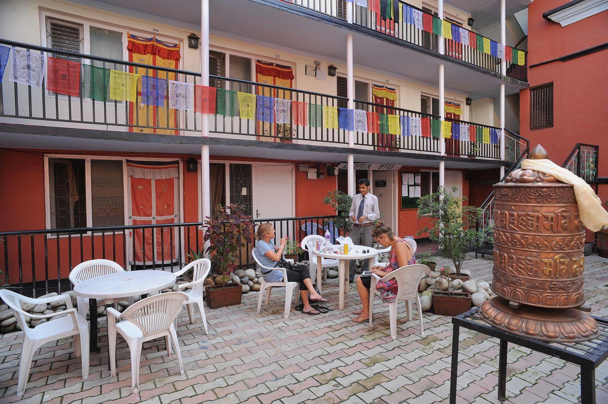 Hotel Himalaya Yoga Катманду Екстер'єр фото
